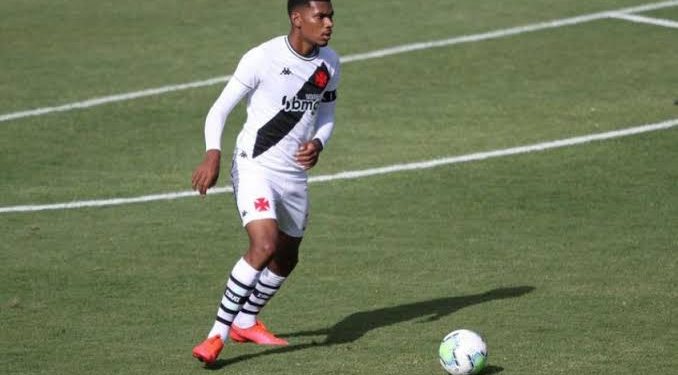 Vasco recebe ótima notícia envolvendo renovação de Eric Pimentel
