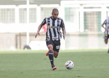 Ofensivo ou defensivo? Conheça Paulo Henrique, possível novo reforço do Vasco