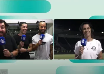 "Tá na portinha" Repórter viraliza ao sair da transmissão de Vasco x Boavista para ir ao banheiro