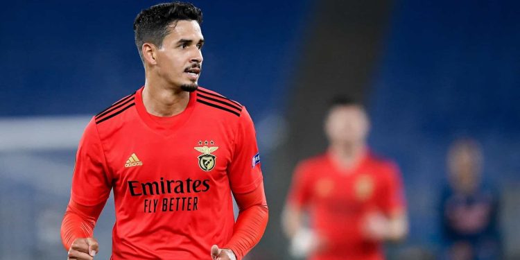 Tem vaga? Zagueiro Lucas Veríssimo quer voltar ao Brasil