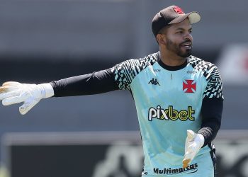 Vasco anuncia saída de goleiro Thiago Rodrigues
