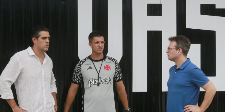 Confira quantos reforços o Vasco quer contratar até o Brasileirão