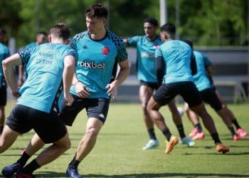 Vai jogar contra o Flamengo? Confira a situação de Manuel Capasso no Vasco