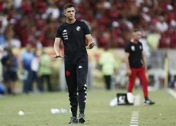 Libertadores? Entre os 10? Barbieri traça meta para o Brasileirão