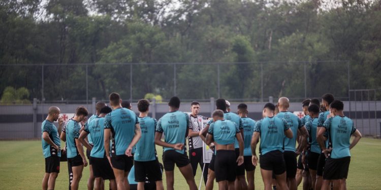 Operação da Polícia perto do CT faz Vasco mudar treino para São Januário