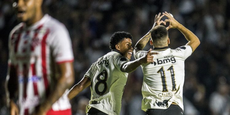 Vasco vence o Bangu e vai enfrentar o Flamengo na semifinal do Carioca