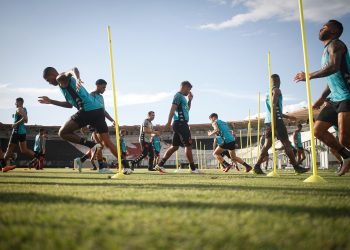 confira a provável escalação do Vasco contra o Flamengo