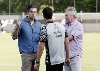 Vasco pode aproveitar oportunidade e negociar com dois jogadores; confira nomes