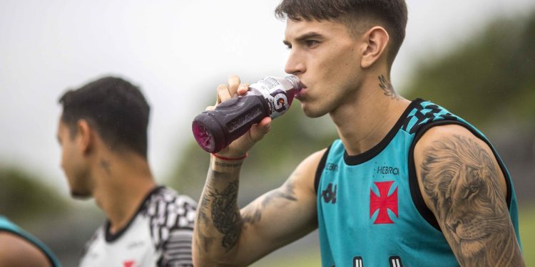 Confira a provável escalação do Vasco contra o Athletic-MG