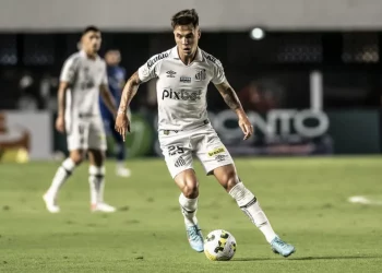 URGENTE! Vasco negocia com volante Zanocelo, do Santos