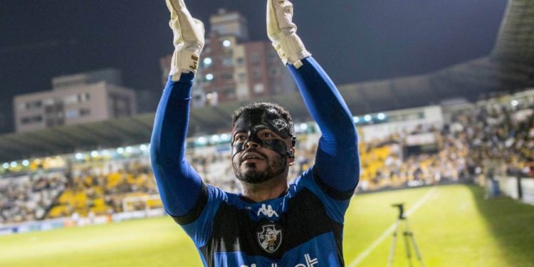 Apresentado no Vitória, Thiago Rodrigues explica saída do Vasco