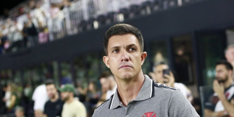 Barbieri explica motivo de Pedro Raul ter cobrado pênalti decisivo