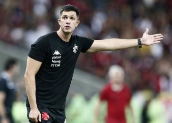 Vasco recebe notícia ruim e pode ter desfalque importante por até 5 partidas; entenda