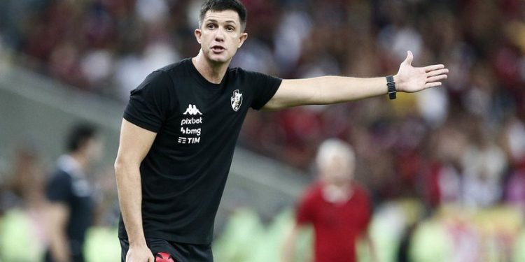 Vasco recebe notícia ruim e pode ter desfalque importante por até 5 partidas; entenda