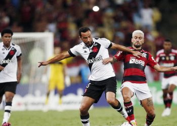 Como assistir ao vivo Vasco x Flamengo pelo Carioca