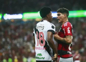 Confira a escalação oficial do Vasco contra o Flamengo