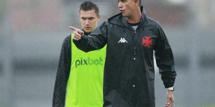 Confira os problemas que Barbieri precisa resolver até o Brasileiro