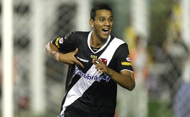 Cria do Vasco publica pedido de desculpas e torcida pede retorno