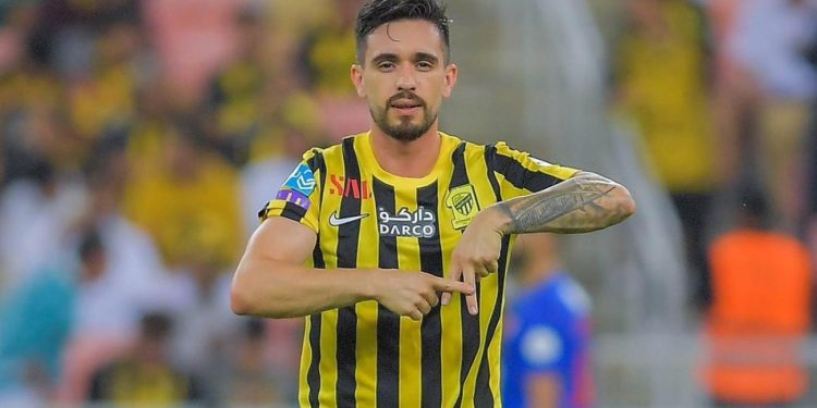 Empresário de Igor Coronado revela que Vasco esteve perto de fechar contratação do meia-atacante