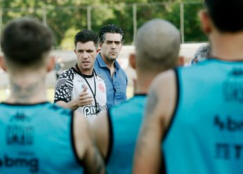 Ferreirinha, Navarro e Deyverson no Vasco? Saiba a verdade