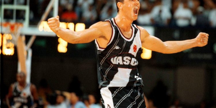 Há 24 anos, Vasco se tornava o primeiro clube brasileiro campeão da Liga Sul-Americana de Basquete