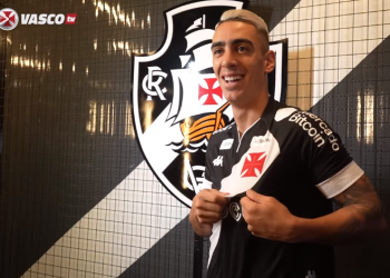 "Impressionante" Pumita se encanta com torcida do Vasco