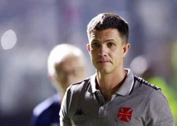 Joia do Vasco sofre lesão grave e deve ficar de fora da temporada