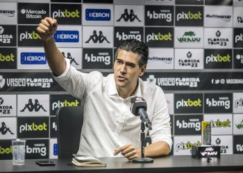 Joia do futebol sul-americano balança com proposta do Vasco