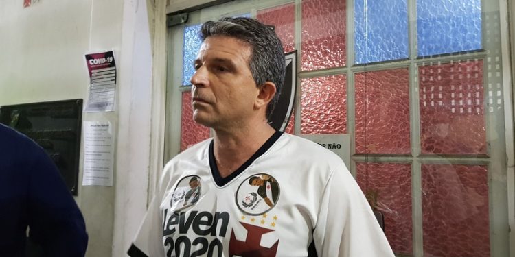 Leven Siano é ignorado pela SAF do Vasco