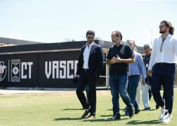 Talvez na próxima janela: 777 aprova a chegada de reforços no Vasco, diz site