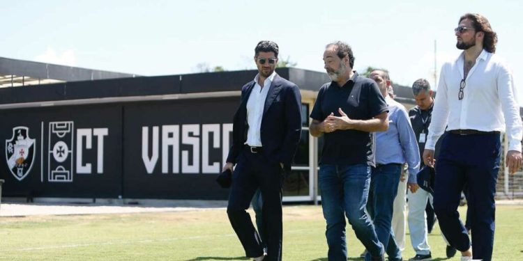 Talvez na próxima janela: 777 aprova a chegada de reforços no Vasco, diz site