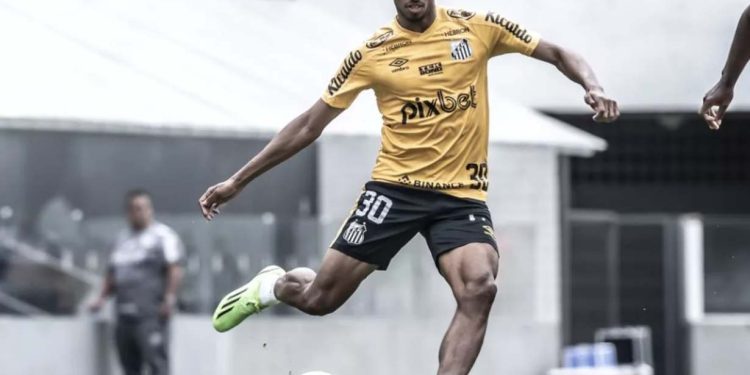 Santos define futuro de Lucas Braga, sondado no Vasco