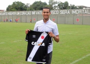 Souza: "Acho que Vasco está num ótimo caminho, diferente do Botafogo, que saiu contratando"