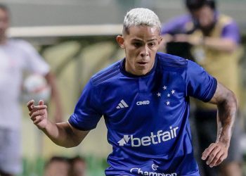 Tem negócio com o Vasco Empresário de Wallisson bate martelo sobre possível saída