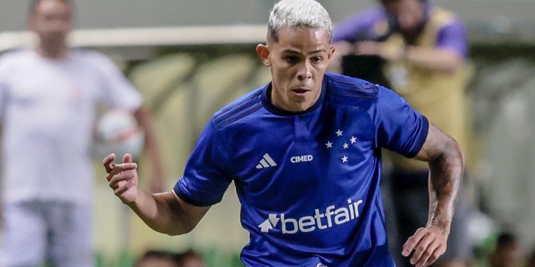 Tem negócio com o Vasco Empresário de Wallisson bate martelo sobre possível saída