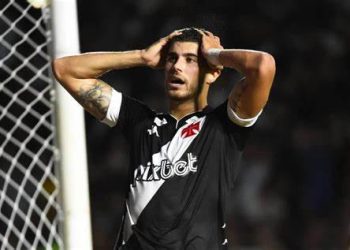 Torcida do Vasco perde paciência com Pedro Raul