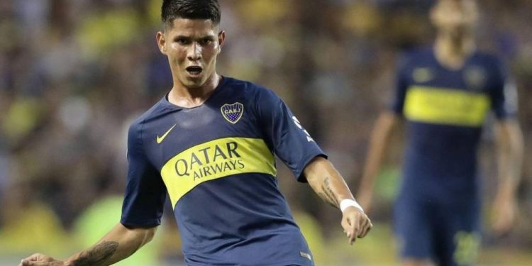 Vasco avança por volante Jorman Campuzano