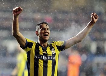 Vasco quase contratou volante Souza; entenda