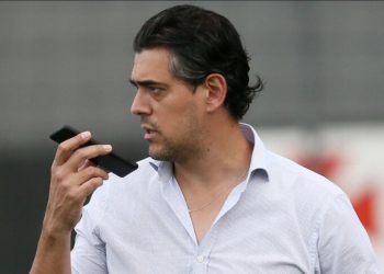 Reunião com a 777: Diretor do Vasco, Bracks vai a Paris na próxima semana; confira o que será discutido