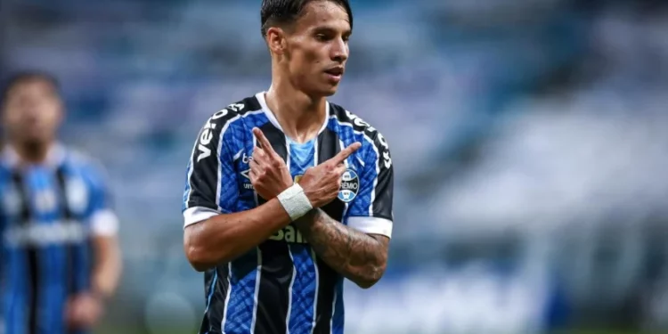 Vasco tem interesse em Ferreirinha, do Grêmio