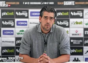 Vasco tem solução caseira e não deve contratar novo zagueiro