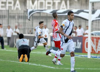 Alan Kardec estaria na mira do Vasco, diz site