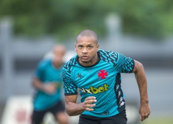 CRB pode fechar com lateral Edimar, do Vasco