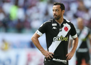 Vasco comunica saída de Nenê; meia retornará ao clube em 2024