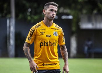 Santos estipula valor milionário para Vasco comprar Gabriel Carabajal; confira