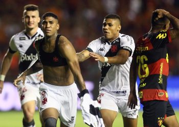 Artilheiro no Vasco, Raniel fecha com clube surpreendente