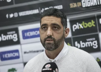 CEO do Vasco rebate presidente do Fluminense