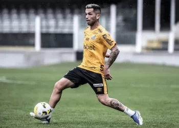 Com Gabriel Carabajal, Vasco tem 5 estrangeiros no elenco e ainda pode contratar mais dois gringos