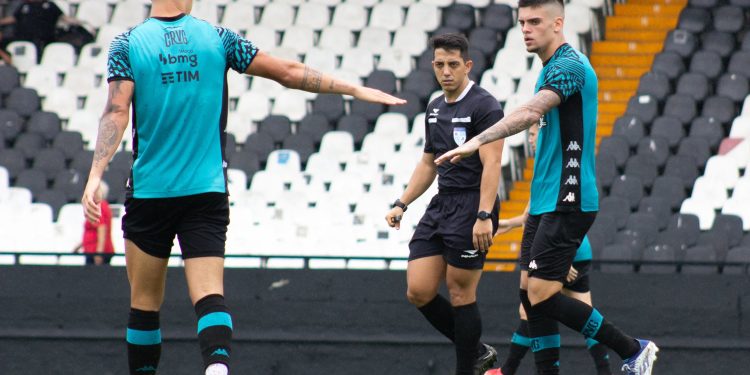 + Siga as redes sociais do Papo na Colina: Twitter, Facebook, Instagram, Youtube, Tiktok e Google News