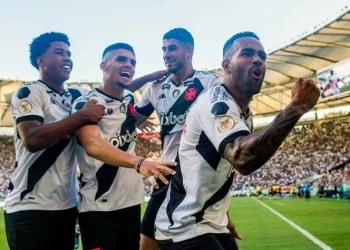 "Vasco é clube para intimidar o Palmeiras" Jornalista elogia postura do Cruzmaltino